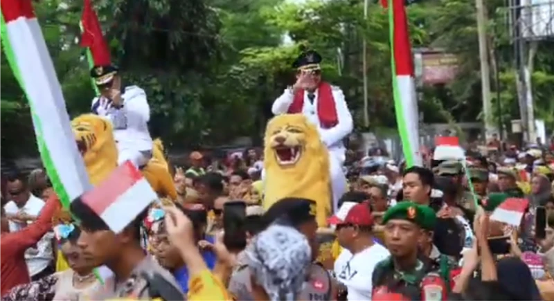 Kedatangan Rey - Agus di Subang Disambut Ribuan Massa