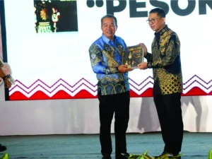 Dipuncak Acara HPN ke 79, Gubernur Kalsel Dianugrahi "Pena Mas"